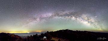  Vista hacia el norte desde el Observatorio Astronómico Nacional en San Pedro Mártir, BC. La ciudad al fondo izquierda es Mexicali. Crédito: S. Guisard 2012