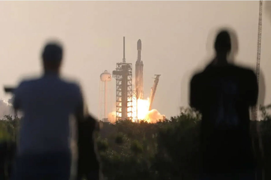 Lanzamiento al espacio del telescopio. Imagen cortesía de La Jornada