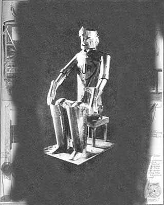 RUR (Robots Universales Rossum), obra teatral de Karel Capek. Imágenes tomadas de https://dimartblog.files.wordpress.com/2013/12/rur-capek-1920.jpg y http://robotics.cs.tamu.edu/dshell/