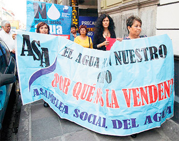 Imagen tomada de http://aguaparatodos.org.mx/emplazan-adiputados- responder-sobre-iniciativa-de-ley-de-agua/