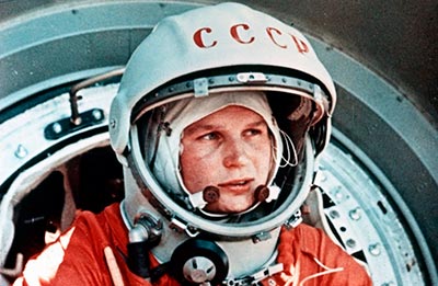Valentina Tereshkova, tomada de https://hipertextual.com/files/2015/10/Valentina-Tereshkova-1500x977.jpg