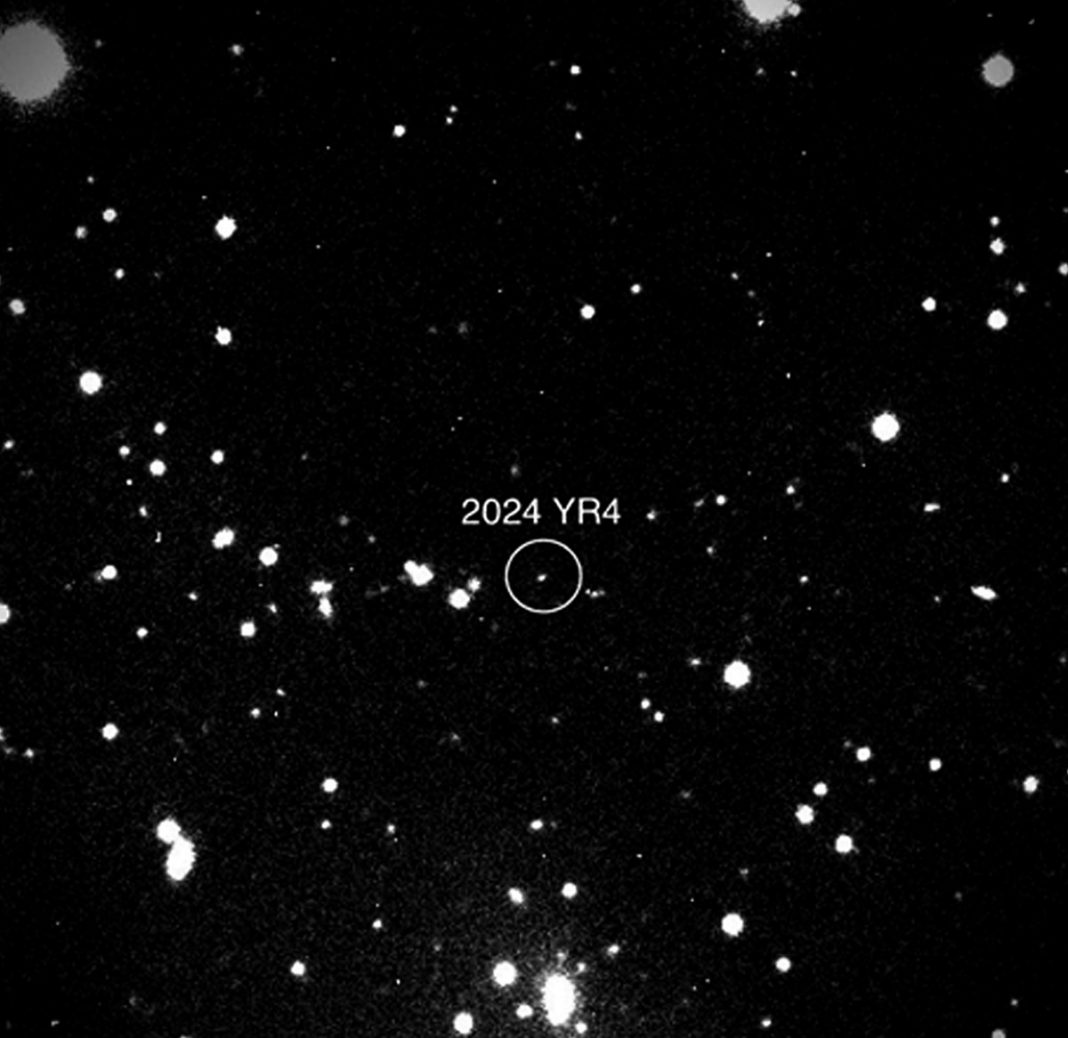 Imagen del descubrimiento del asteroide 2024 YR4 por el telescopio ATLAS, en Rio Hurtado, Chille.